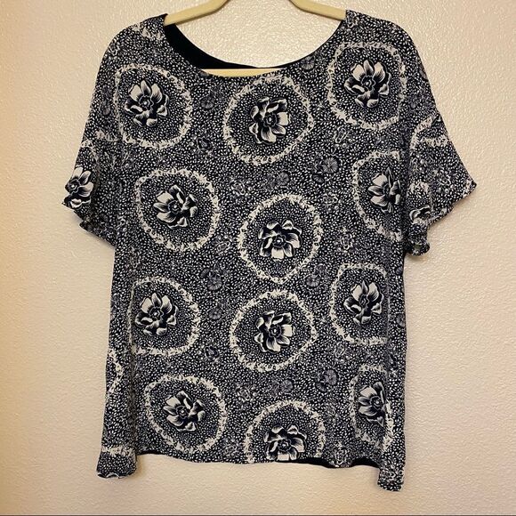 LOFT navy white print floral crew neck ruffle short sleeve top blouse cheap L - Picture 2 of 10